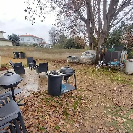 Petite Maison Mitoyenne, 1 Grande Piece Avec Jardin