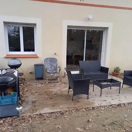 Σπίτι διακοπών Petite Maison Mitoyenne, 1 Grande Piece Avec Jardin